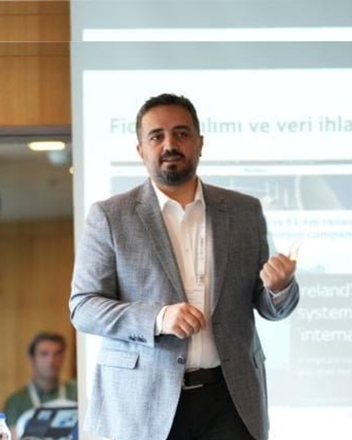 Seçkin Türk